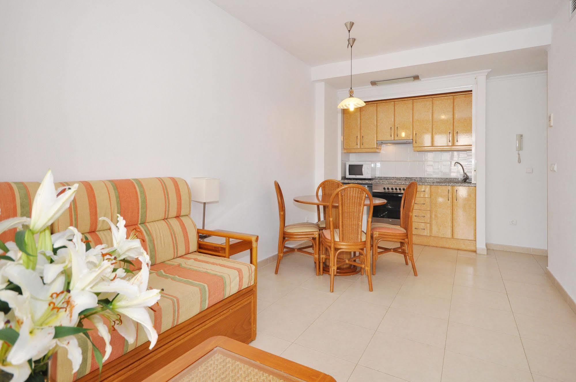 Apartamentos Ambar Beach Unitursa Кальпе Екстер'єр фото